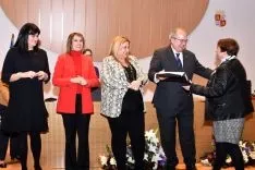 Una imagen del acto oficial en el salón de actos de la 'Colmena'.