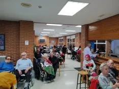 Foto 3 - La Navidad llega a la residencia Los Royales