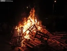 Foto 5 - Golmayo celebra Santa B&aacute;rbara al calor de la hoguera