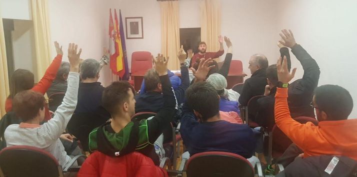 Los vecinos de Fuentecantos debaten en Asamblea los problemas de agua potable