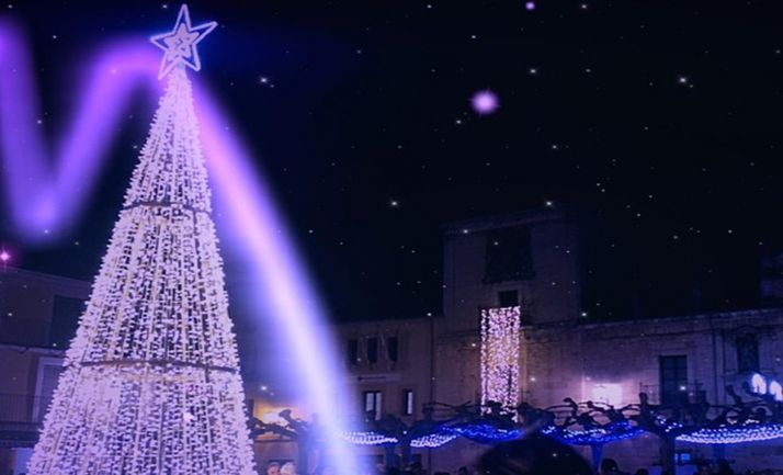 El Burgo enciende su iluminación navideña
