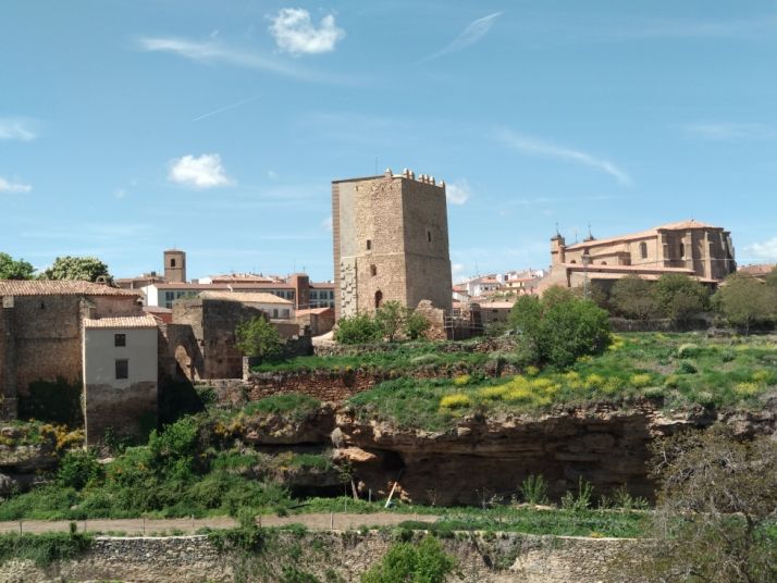 La ONCE presenta el cupón que dedica al Arco Califal de Ágreda 