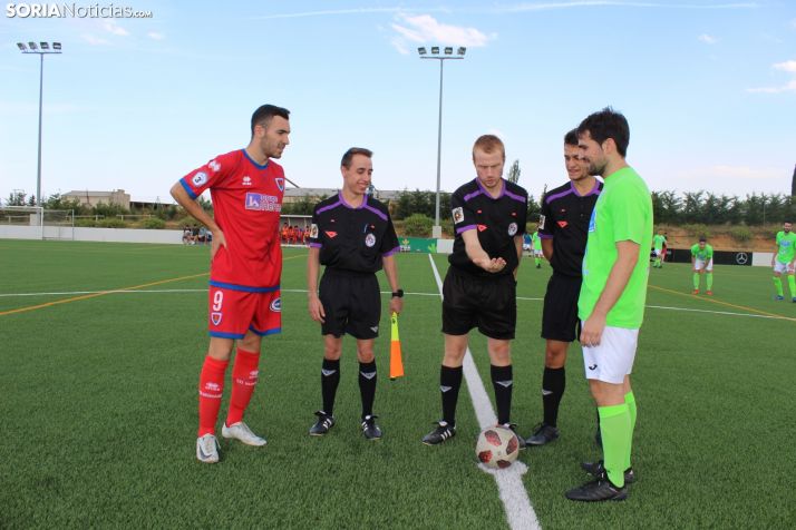 Entre la misa y el vermú: Numancia B-SD Almazán, derbi soriano en la capital