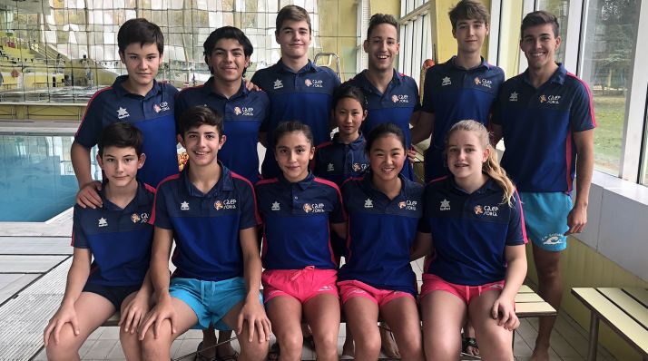 Deportistas del Natación Soriano. 