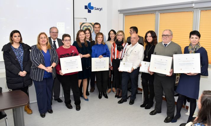 Foto de familia de los galardonados este viernes. /Jta.