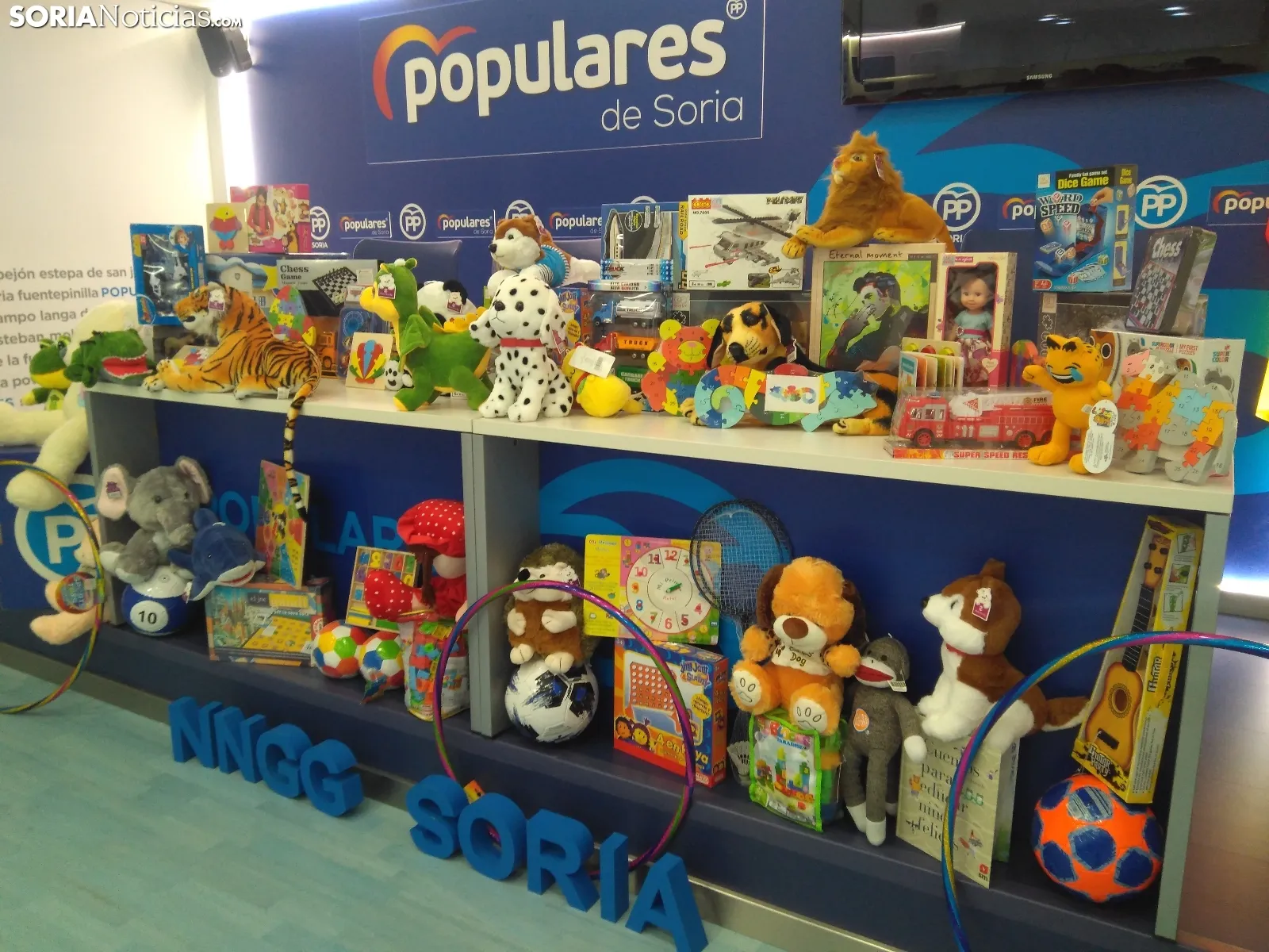 Reparto de juguetes de Nuevas Generaciones.