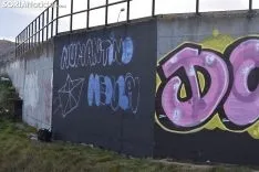 Grafiteros llenando de color la pista de Skate.