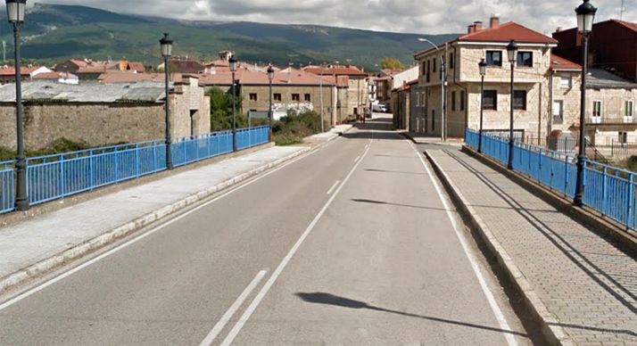 Una imagen de la entrada a la localidad por la CL-117. /GM