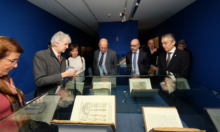 Una imagen de la apertura de la muestra en el MEH. /Jta.