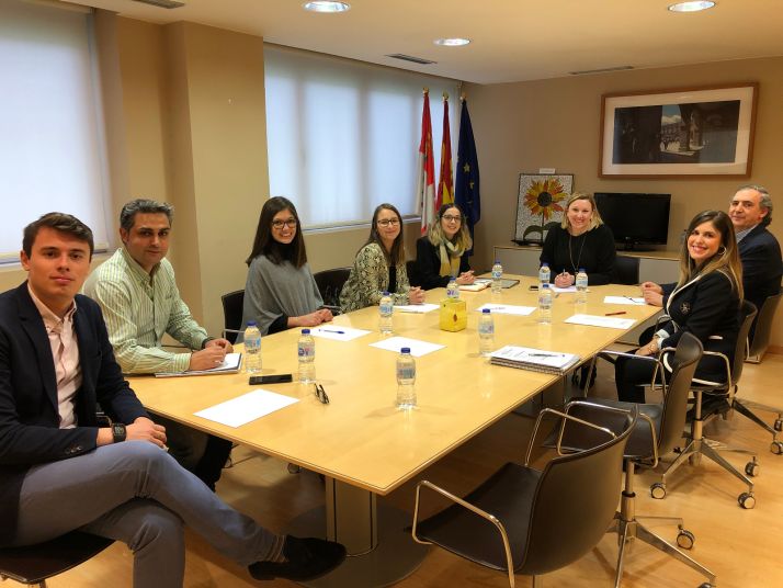 Los jóvenes trasladan sus demandas a la Junta