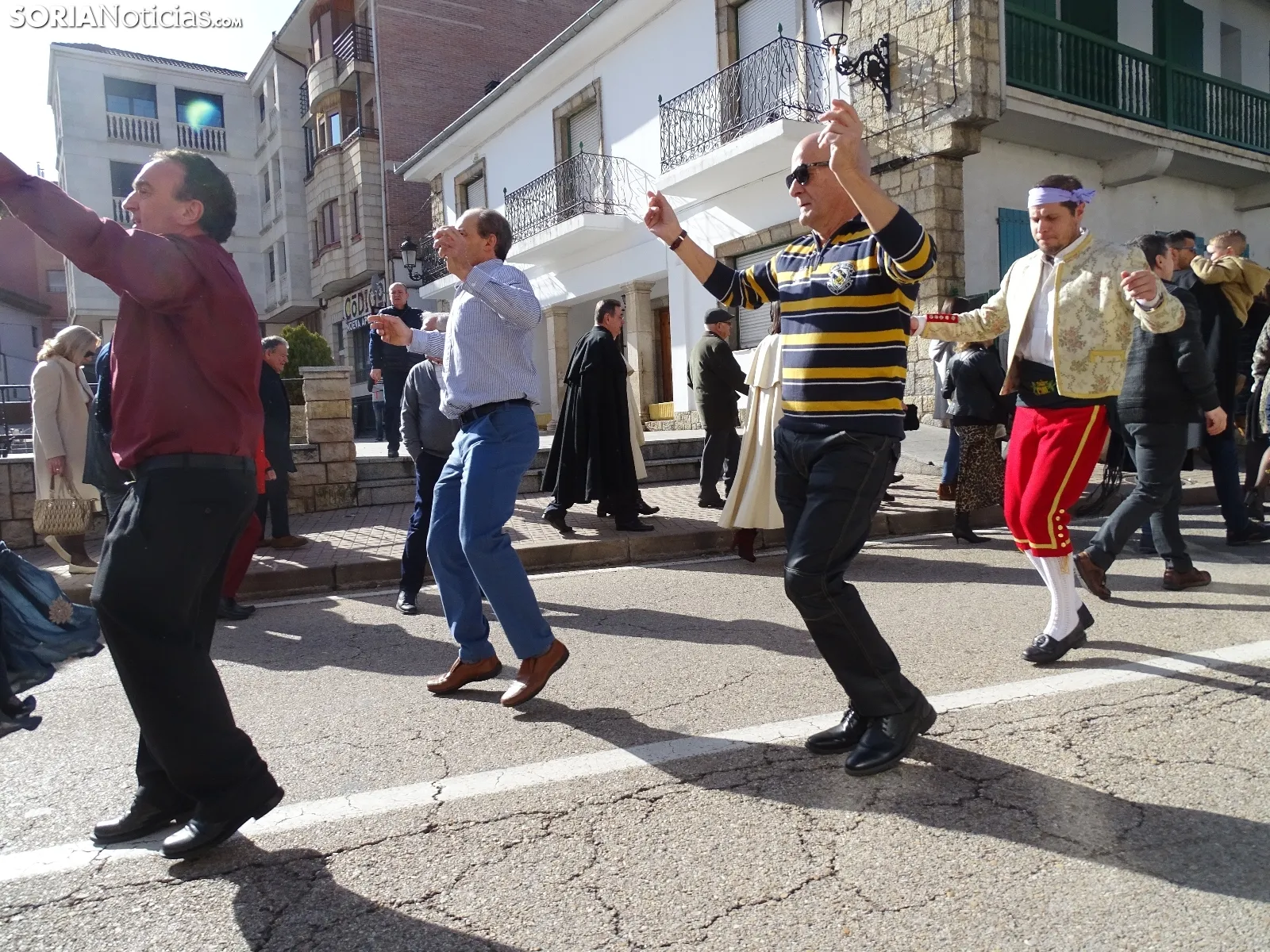 Una imagen de la festiva jornada en San Leonardo de Yagüe. /SN