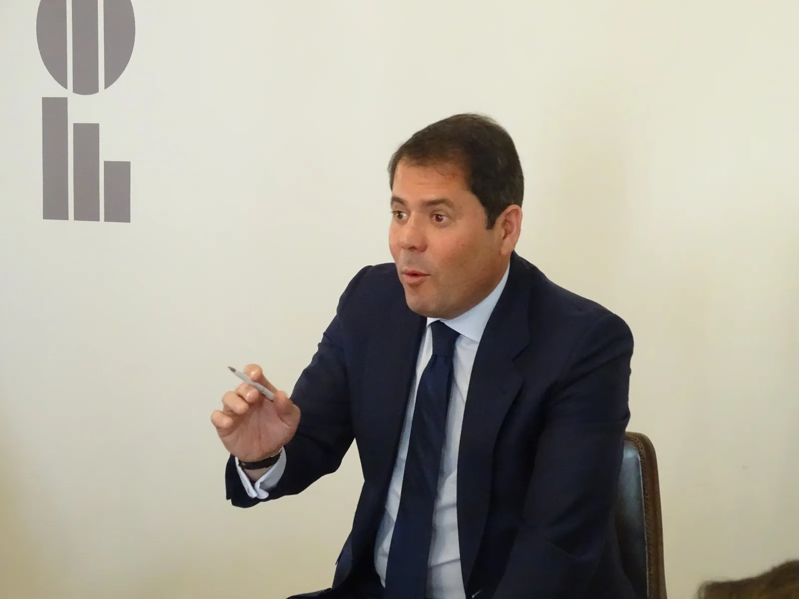 Foto 10 - Cuerva: &ldquo;Para ayudar a las PYMES no hay que perjudicar a las grandes empresas&rdquo;