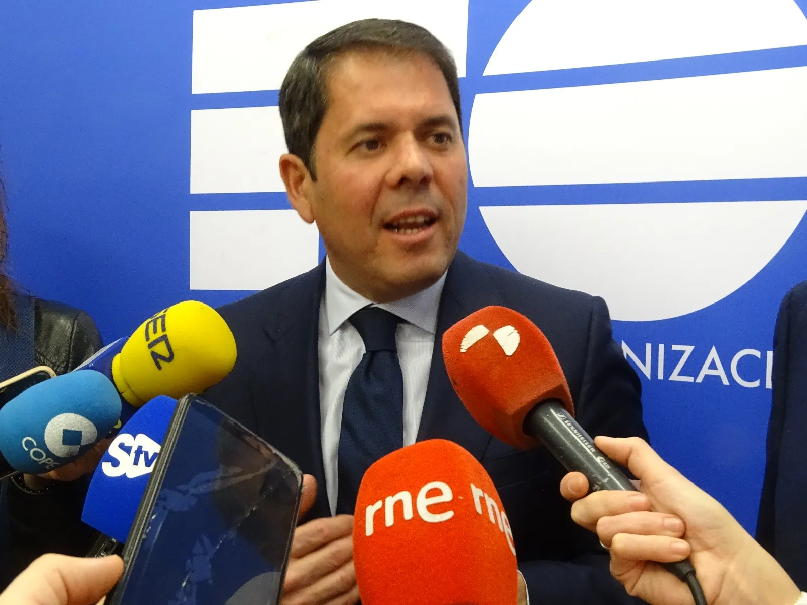 Foto 7 - Cuerva: &ldquo;Para ayudar a las PYMES no hay que perjudicar a las grandes empresas&rdquo;