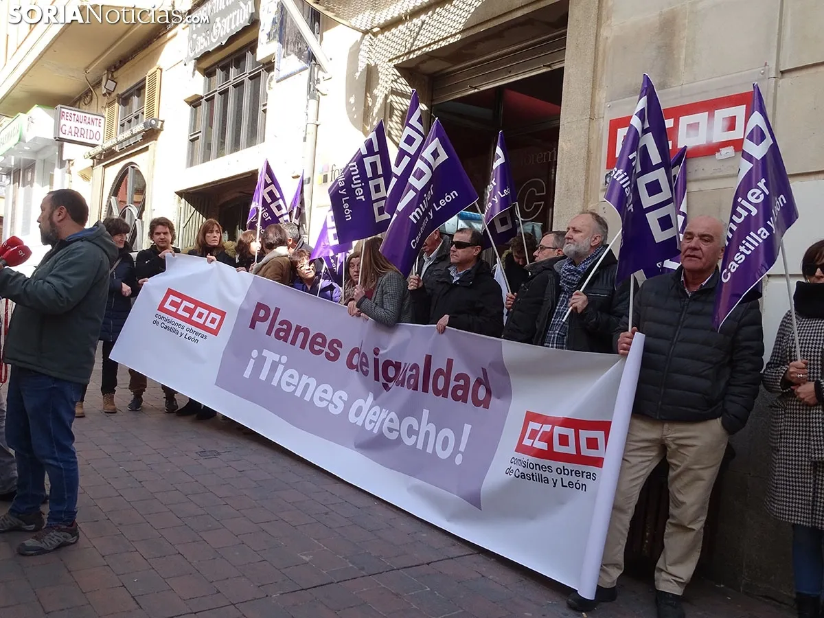 Concentración en CCOO este viernes 7 de febrero.