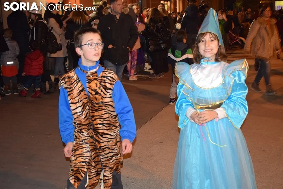 Foto 14 - Galer&iacute;a de im&aacute;genes: el desfile carnavalesco de los m&aacute;s peque&ntilde;os