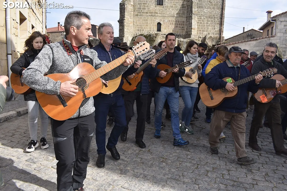 Sale la Ronda en Duruelo por Carnaval