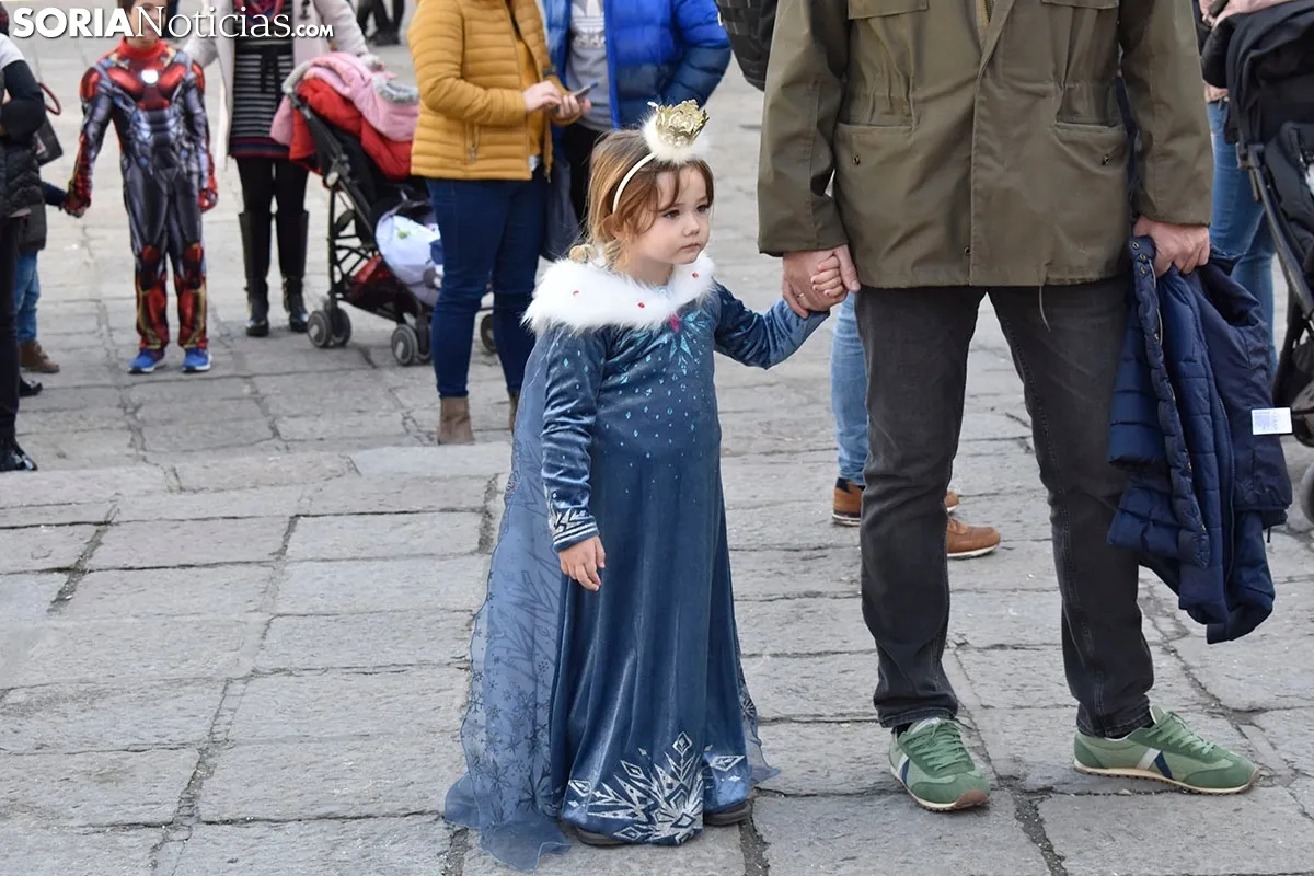 Gigantes y Cabezudos por Carnaval.