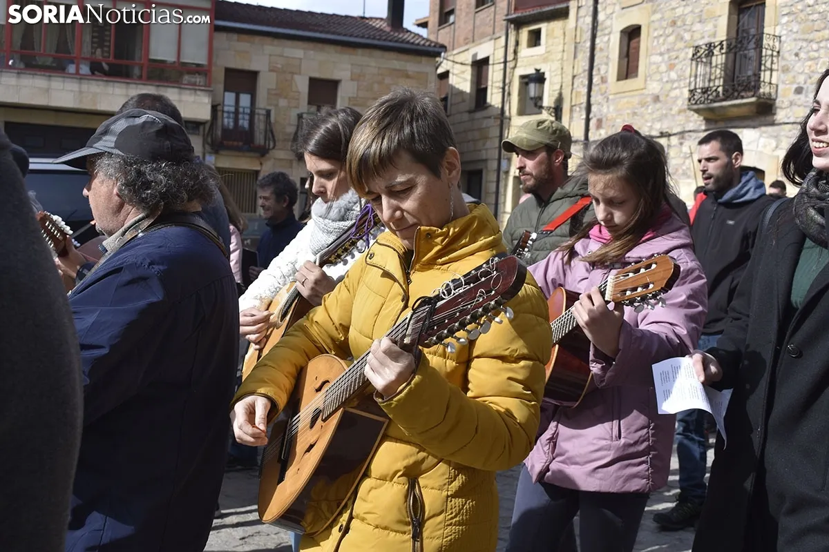 Sale la Ronda en Duruelo por Carnaval