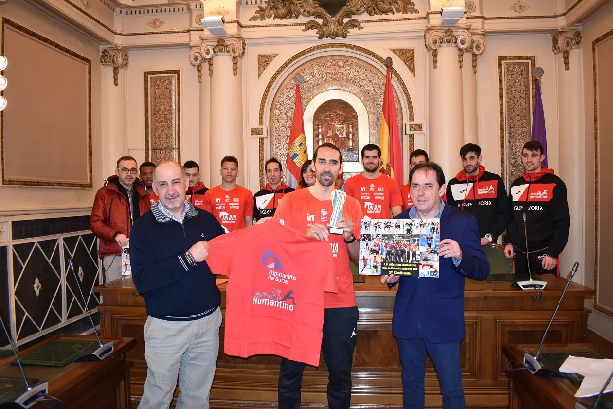 Homenaje al Club Atletismo Numantino en la Diputación