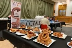 Una imagen del salón municipal de Covaleda ayer. /MGTS