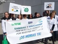 Concentración de Satse a las puertas del Santa Bárbara.