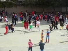 Una imagen del ambiente este viernes en el colegio. /SN