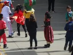 Una imagen del ambiente este viernes en el colegio. /SN