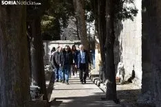 Homenaje del IES Machado al poeta en El Espino.