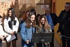 Homenaje del IES Machado al poeta en El Espino.
