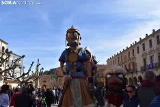 Gigantes y Cabezudos por Carnaval.