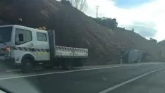 Camión volcado