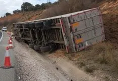 Foto 3 - Abiertos los dos carriles de la carretera SO-20 que hab&iacute;an sido cortados por el vuelco de un cami&oacute;n