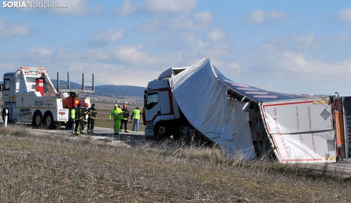 Un siniestro de un vehículo pesado en la N-122. /SN