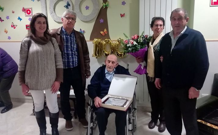 El homejaedado, en el centro, en el reconocimiento oficial. /Dip.