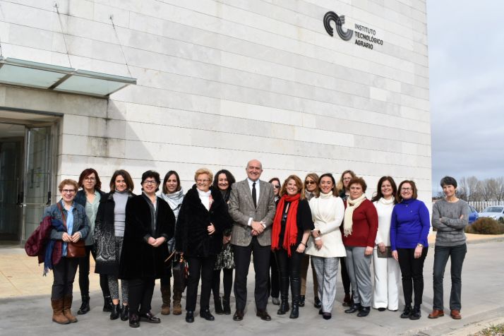 El 67 % de las más de mil mujeres encuestadas consideran atractiva la idea de emprender una actividad en el medio rural