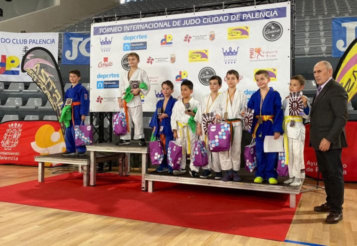 El Judo Club Kodokan consigue nueve medallas en el Torneo Ciudad de Palencia 