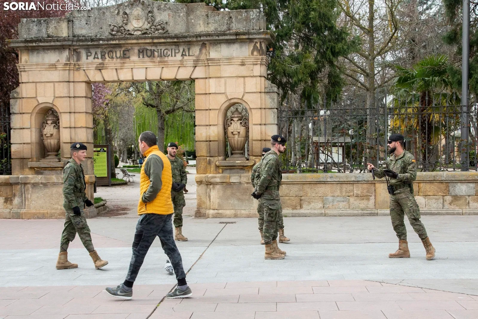 Una imagen de la presencia militar este jueves en Soria. /María Ferrer