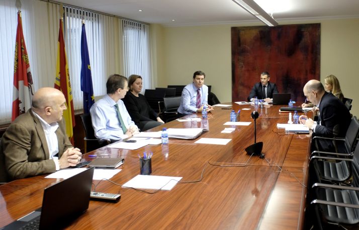 La Junta estudia la articulación de medidas económicas paliar el impacto del coronavirus sobre la actividad y el empleo