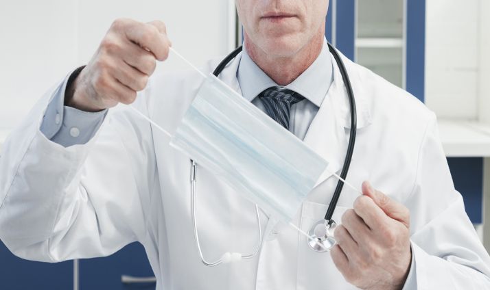 Buscan voluntarios para confeccionar mascarillas destinadas a los sanitarios sorianos