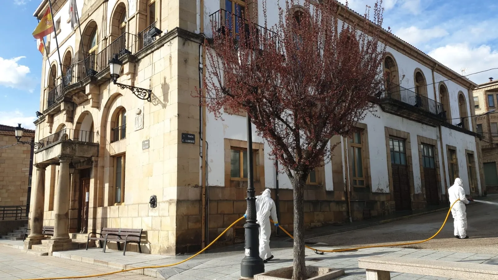 Foto 10 - Amplia actividad de la UME este s&aacute;bado