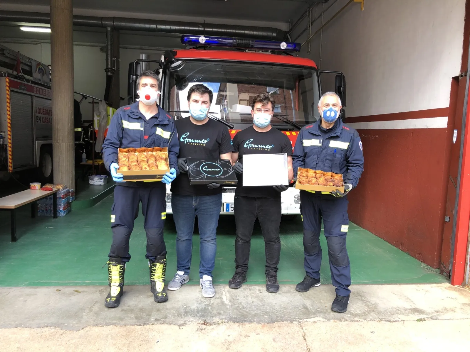 Foto 2 - Grumer reparte 1.300 torrijas a los sanitarios y fuerzas de seguridad
