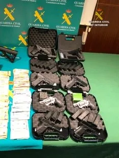 Una imagen de las armas incautadas. /GC