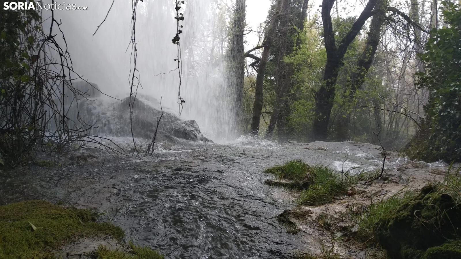 Foto 16 - Espectaculares im&aacute;genes de la cascada de La Toba