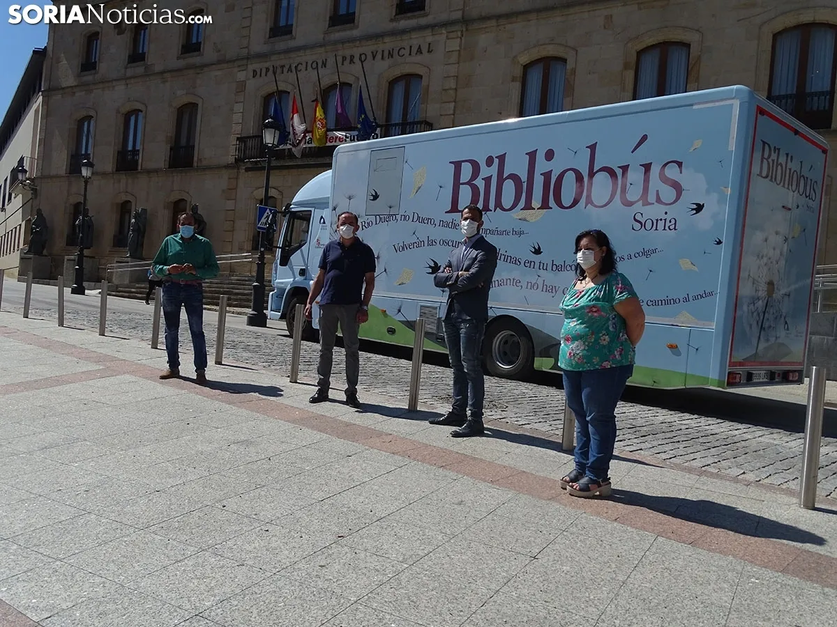 Presentación del nuevo Bibliobús de la Diputación.