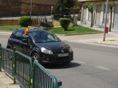 Foto 48 - Decenas de veh&iacute;culos, mucha bandera de Espa&ntilde;a y alg&uacute;n grito de &ldquo;fachas&rdquo; desde los balcones 