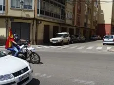 Foto 45 - Decenas de veh&iacute;culos, mucha bandera de Espa&ntilde;a y alg&uacute;n grito de &ldquo;fachas&rdquo; desde los balcones 