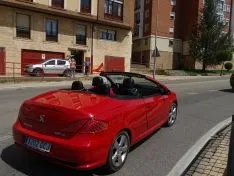 Foto 30 - Decenas de veh&iacute;culos, mucha bandera de Espa&ntilde;a y alg&uacute;n grito de &ldquo;fachas&rdquo; desde los balcones 