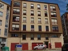 Foto 60 - Decenas de veh&iacute;culos, mucha bandera de Espa&ntilde;a y alg&uacute;n grito de &ldquo;fachas&rdquo; desde los balcones 