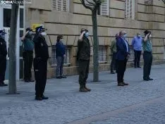 El minuto de silencio en la sede de la Subdelegación del Gobierno. /SN