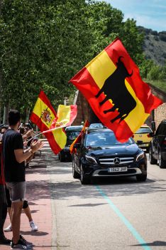 Foto 4 - En imágenes : Un centenar de vehículos secunda en Soria la protesta de Vox contra Sánchez